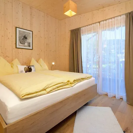 - Vollholz Im Zentrum Von フラッハウ