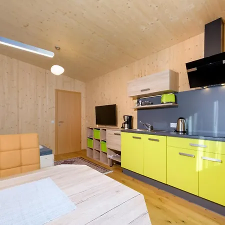 - Vollholz Im Zentrum Von